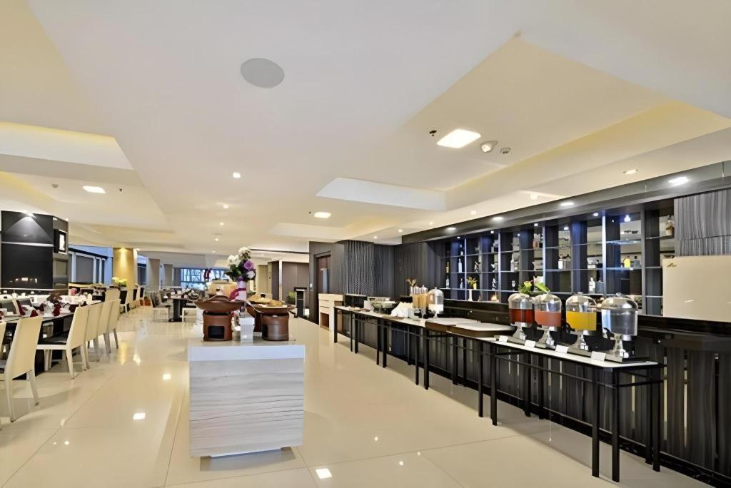 Travello Hotel Bandung Exteriör bild