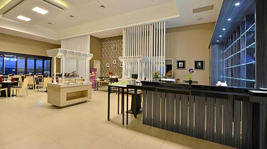 Travello Hotel Bandung Exteriör bild