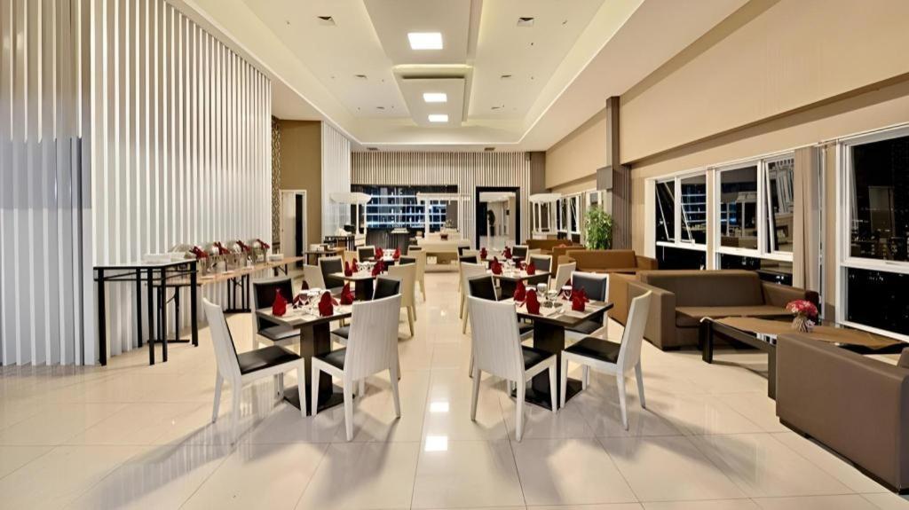 Travello Hotel Bandung Exteriör bild