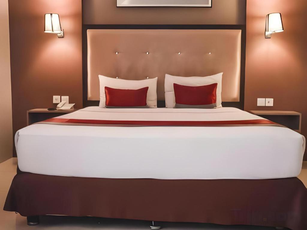 Travello Hotel Bandung Exteriör bild