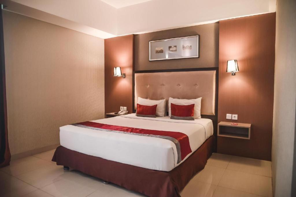 Travello Hotel Bandung Exteriör bild