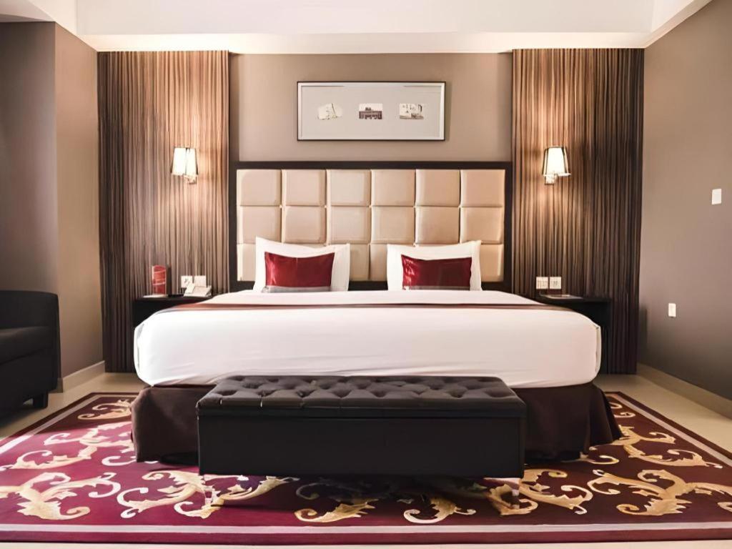 Travello Hotel Bandung Exteriör bild