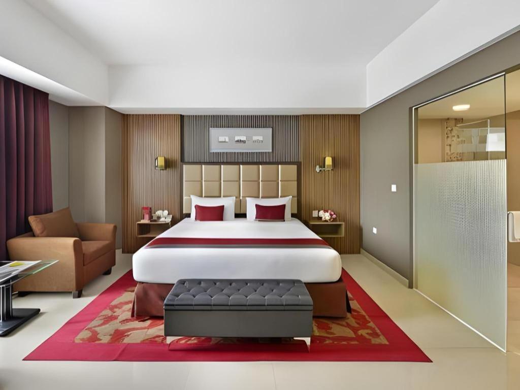 Travello Hotel Bandung Exteriör bild