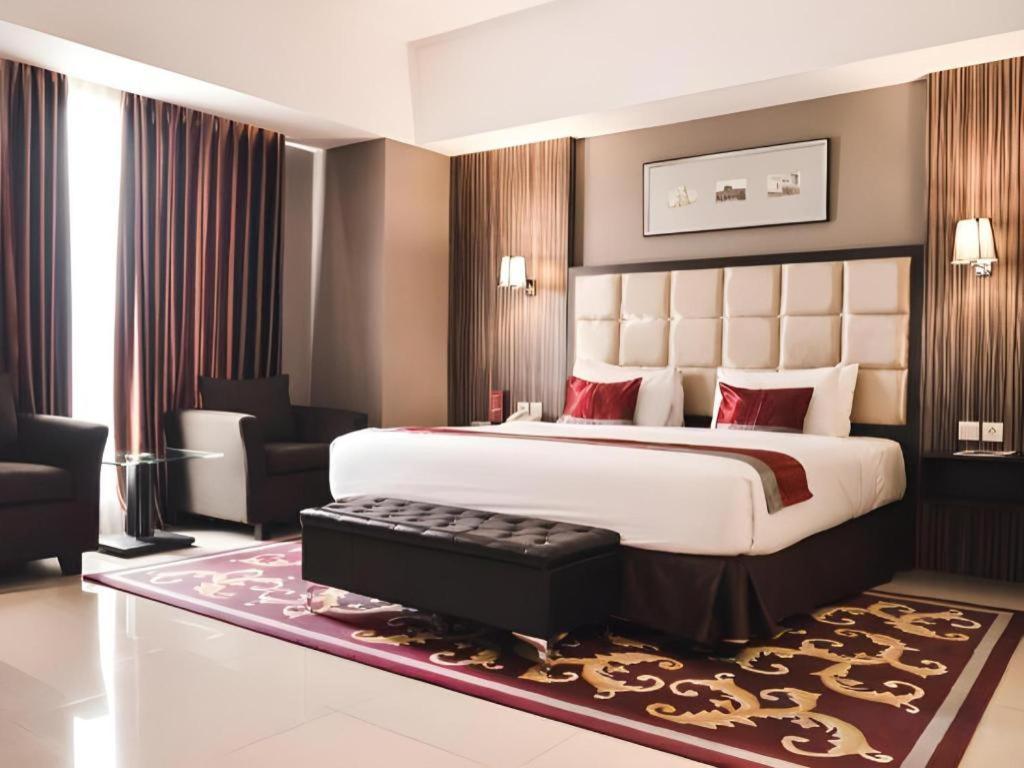 Travello Hotel Bandung Exteriör bild