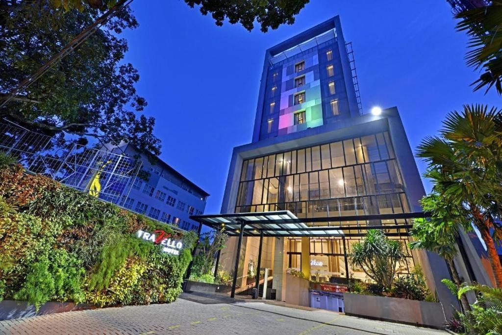 Travello Hotel Bandung Exteriör bild