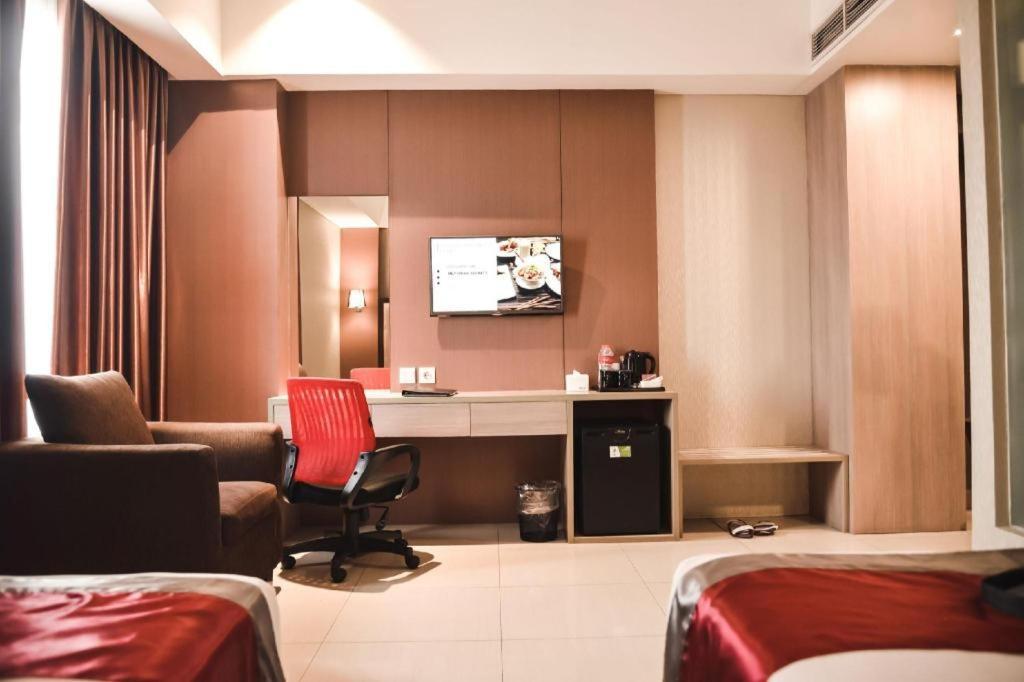 Travello Hotel Bandung Exteriör bild