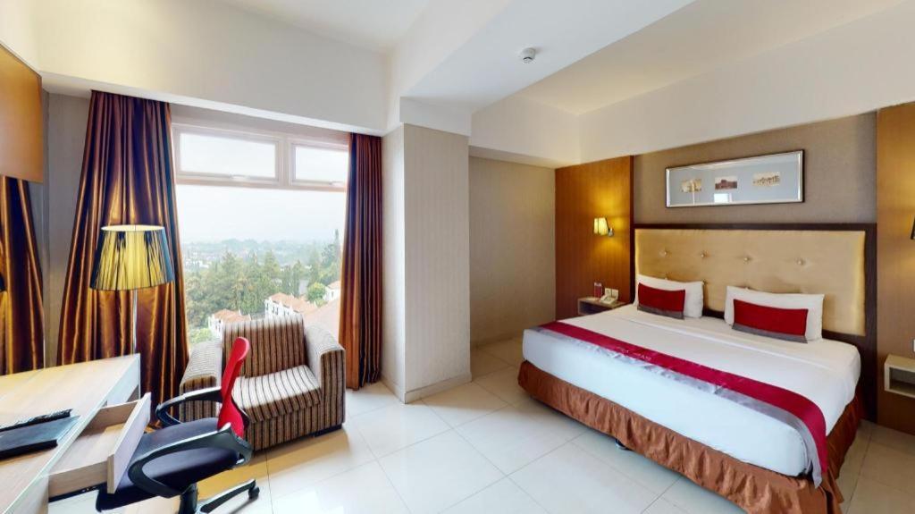 Travello Hotel Bandung Exteriör bild